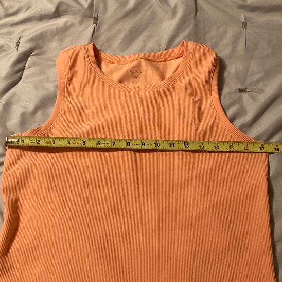 Freely Ribbed Tank - Picture 5 of 8